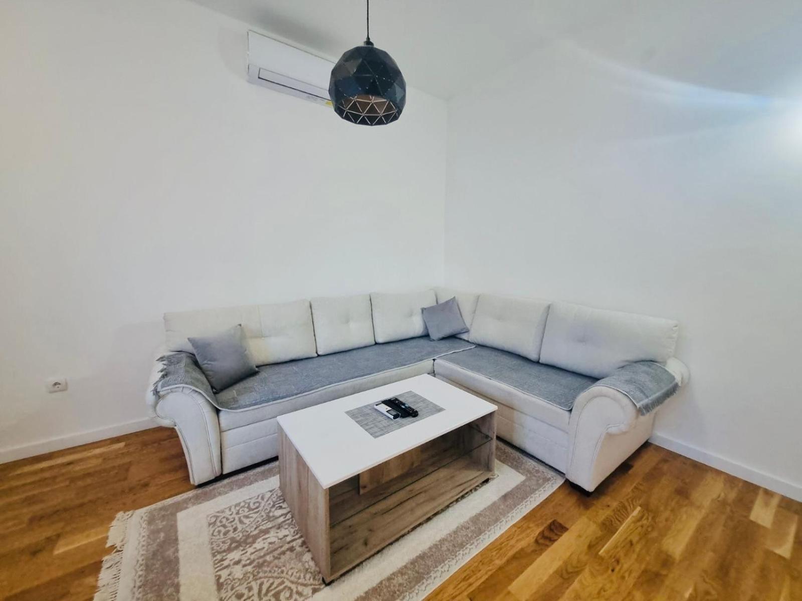 Apartment Dora Cetinje Esterno foto