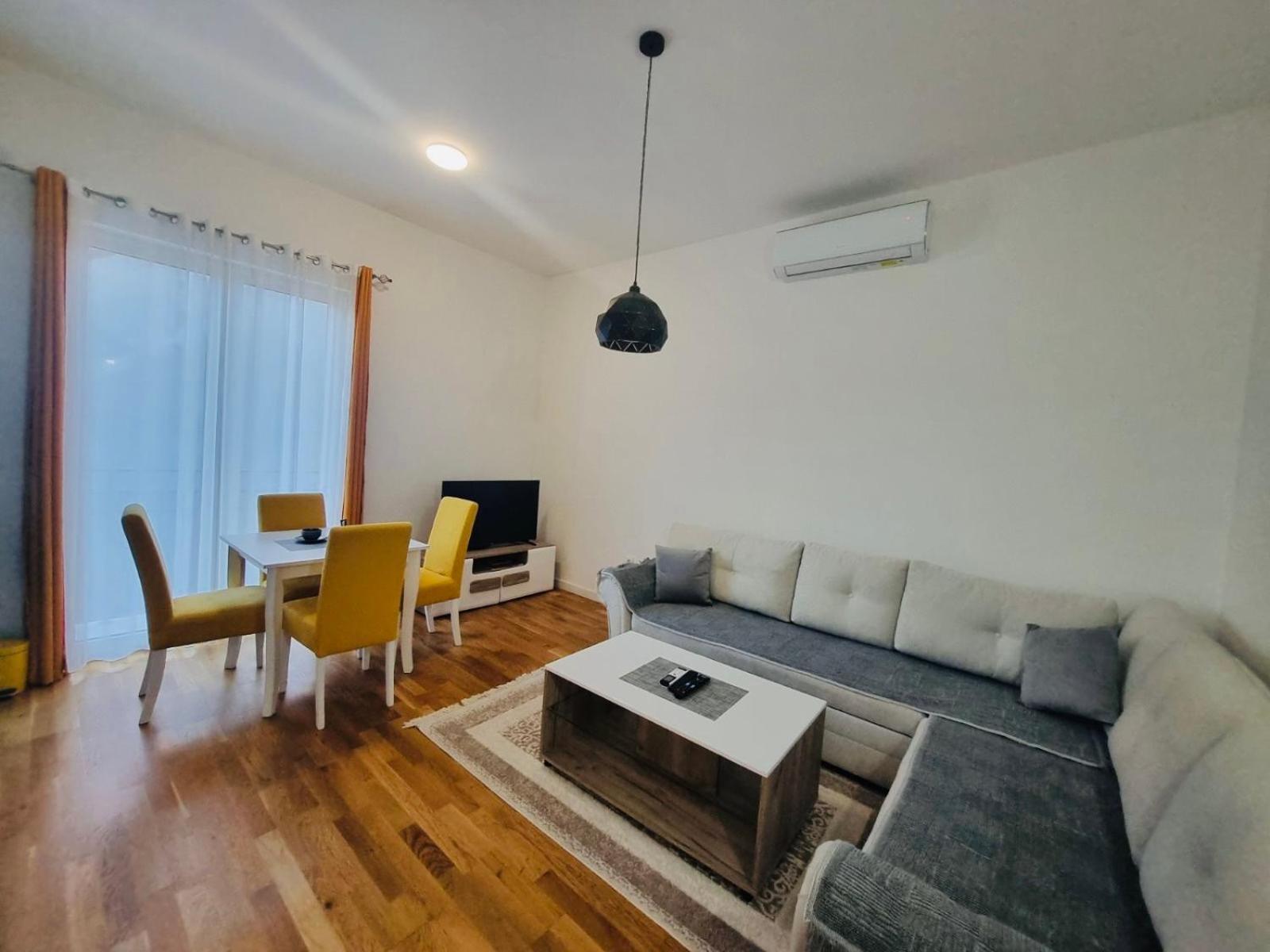 Apartment Dora Cetinje Esterno foto