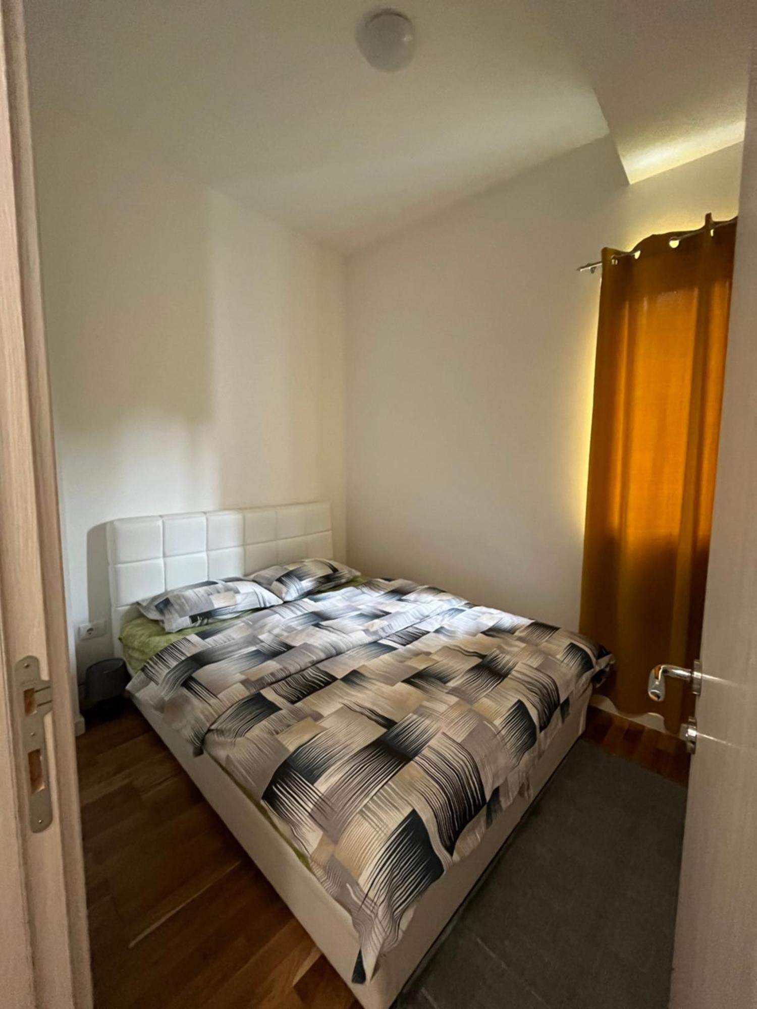 Apartment Dora Cetinje Esterno foto