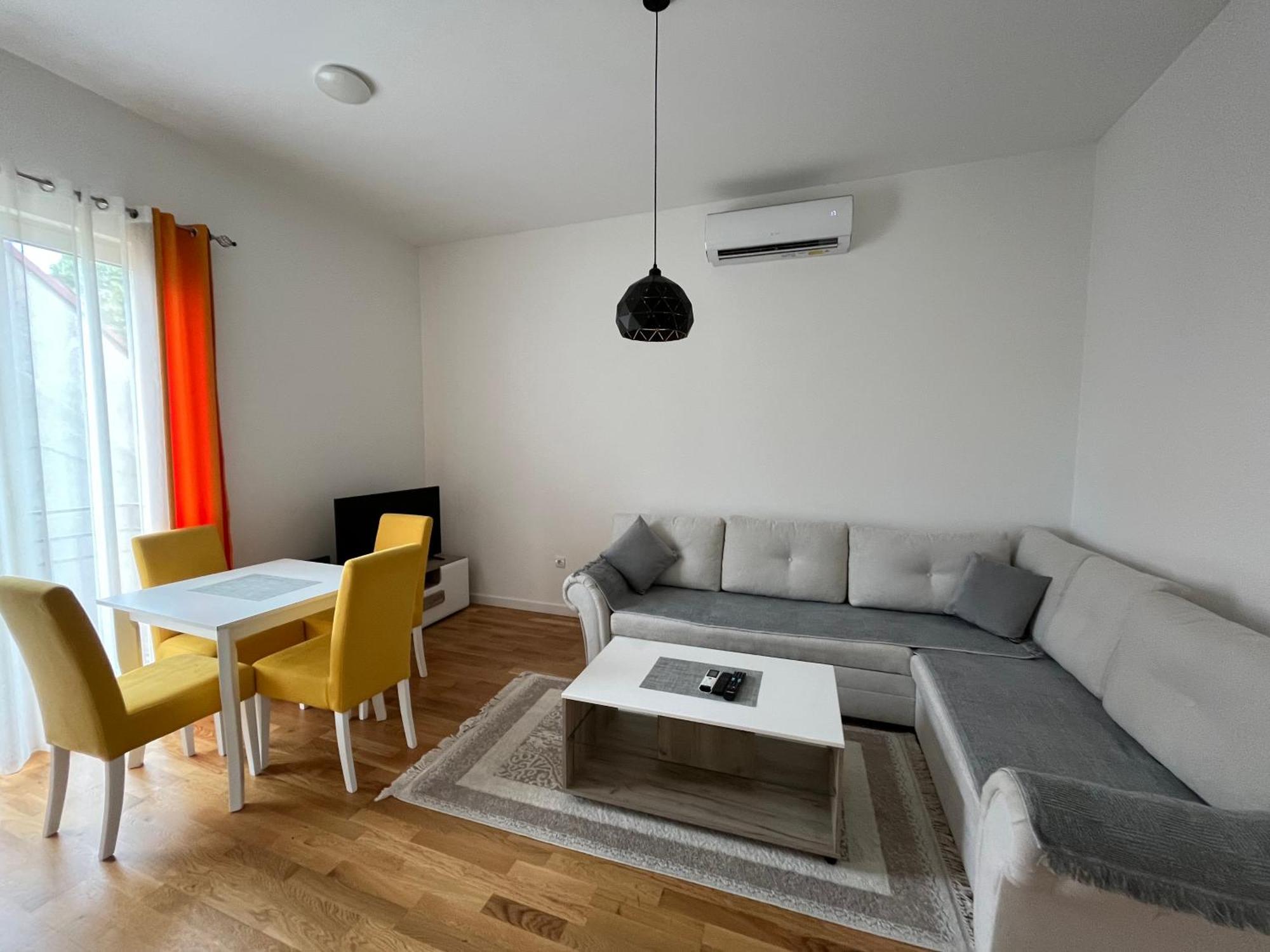 Apartment Dora Cetinje Esterno foto